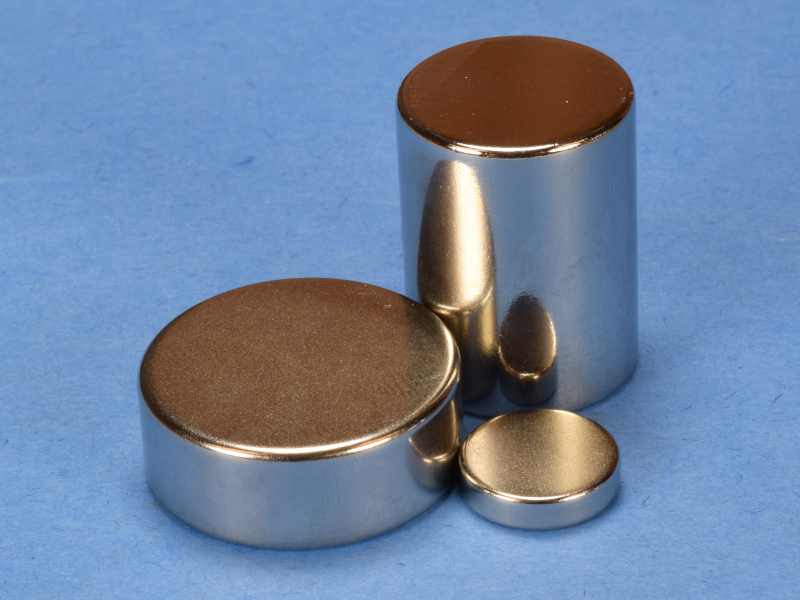Assortment of neodymium disc and cylinder magnets