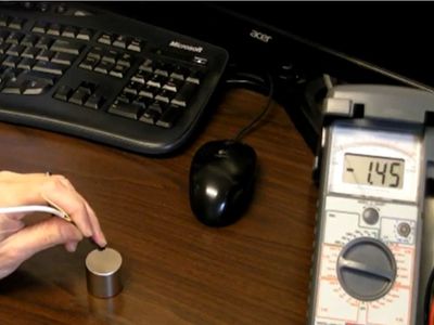 Homemade magnetometer measuring a magnets gauss