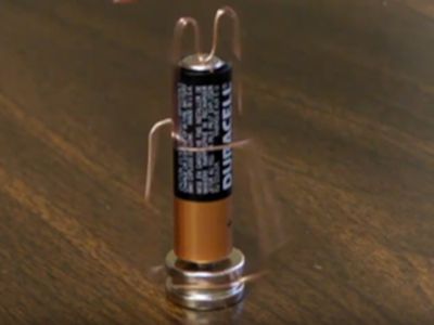 Homopolar motor using magnets, battery and copper wire