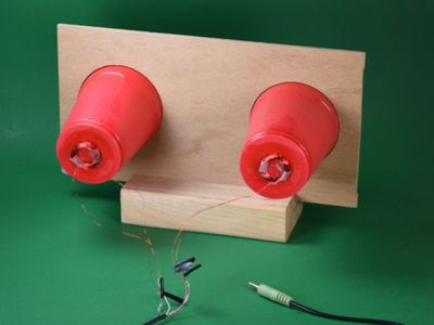 DIY speakers made from plastic cups