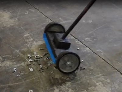 Magnetic sweeper thumbnail